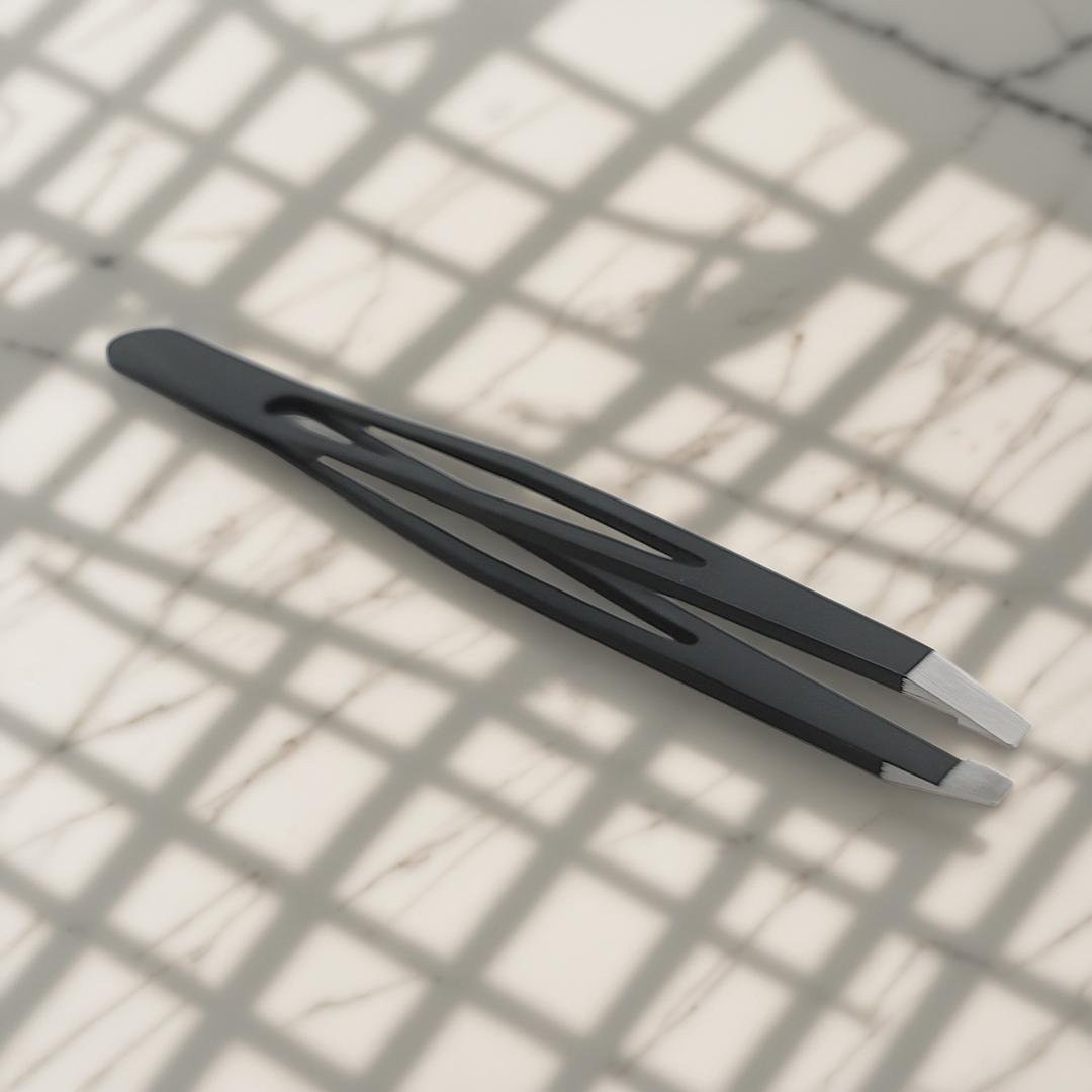 Custom Tweezers for Business: A Competitive Edge in B2B Sourcing