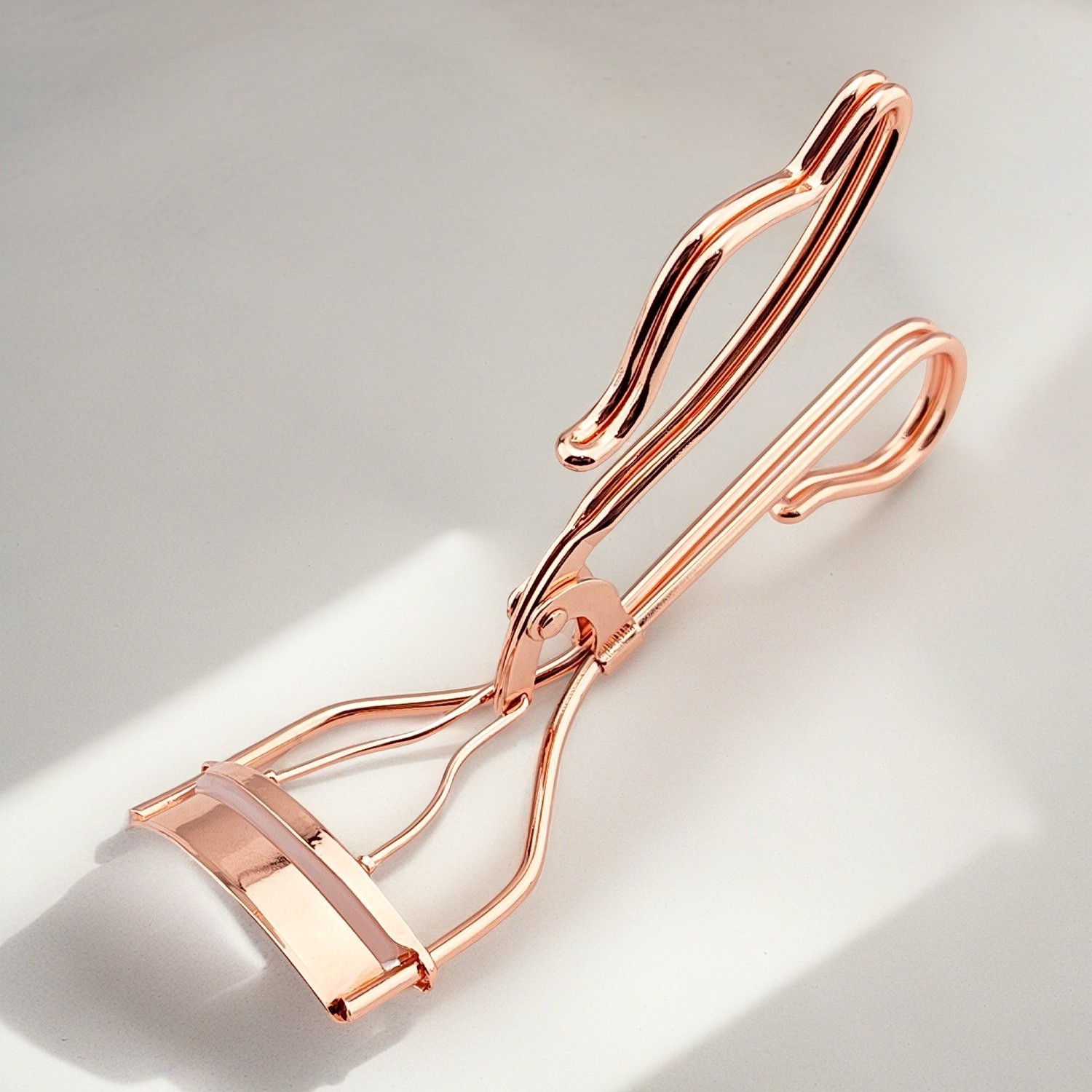 Private Customized Eyelash Curler by Olimor Beauty