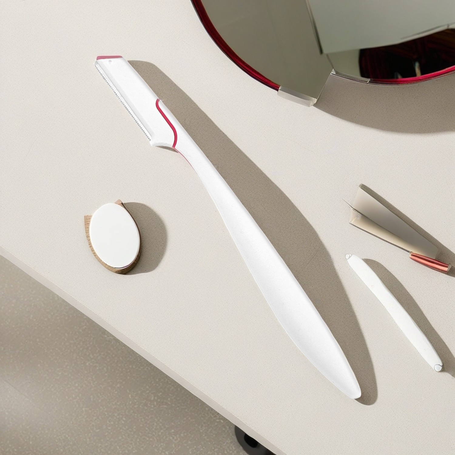 Eyebrow Razors: Precision Grooming with Elegance