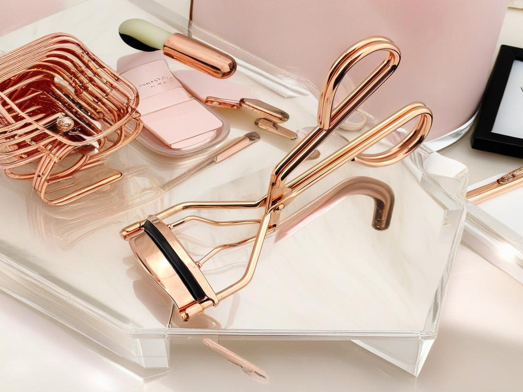 Eleve su rutina de belleza con el mejor rizador de pestañas