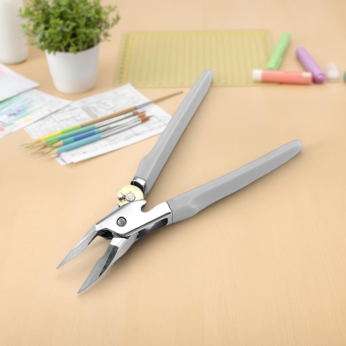Clipper de uñas ergonómico: precisión y comodidad redefinida