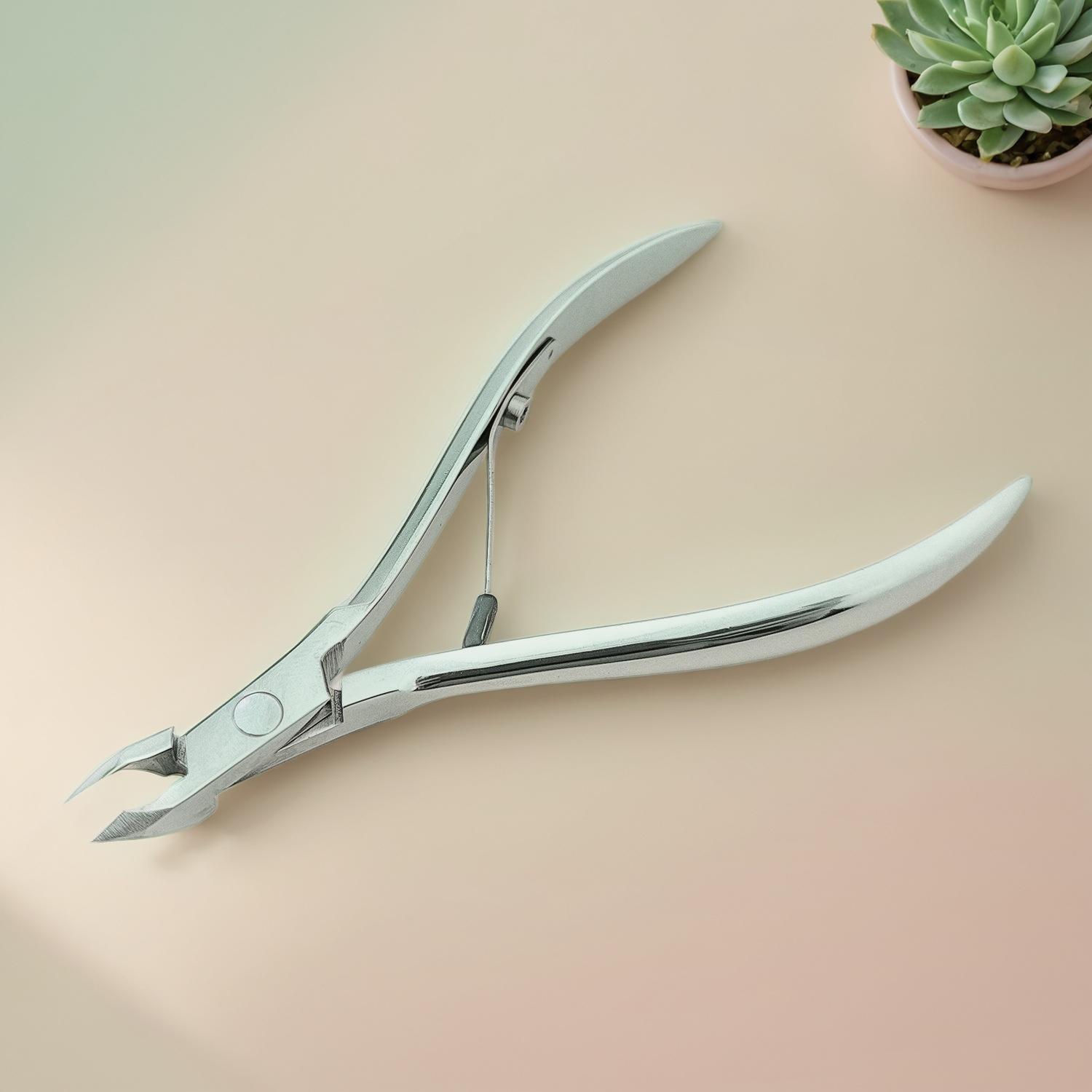 Outils professionnels de manucure et pédicure pour des soins des cuticules de qualité salon