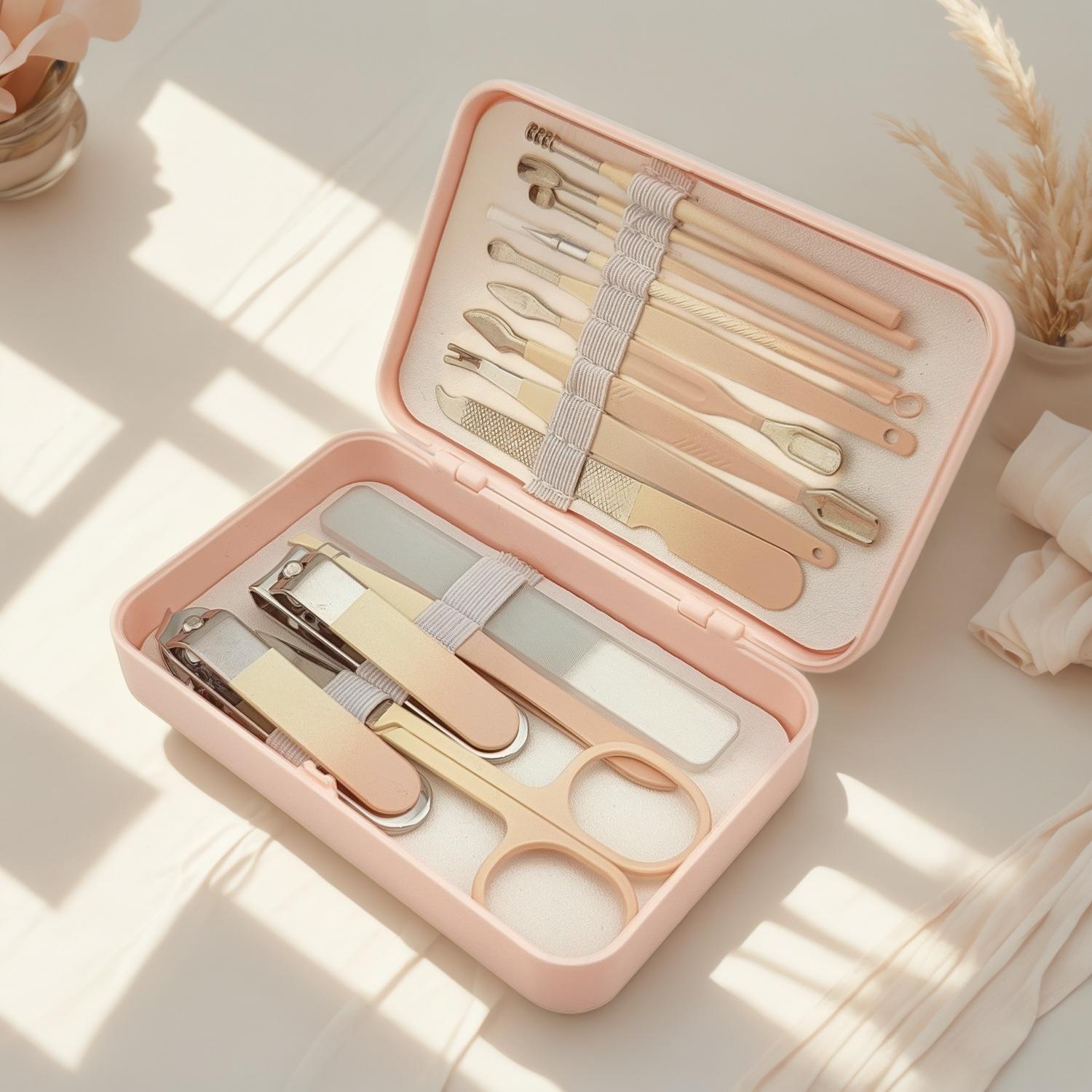 Vente en gros de produits de soins personnels : Comment choisir les essentiels de manucure pour les salons et la vente au détail