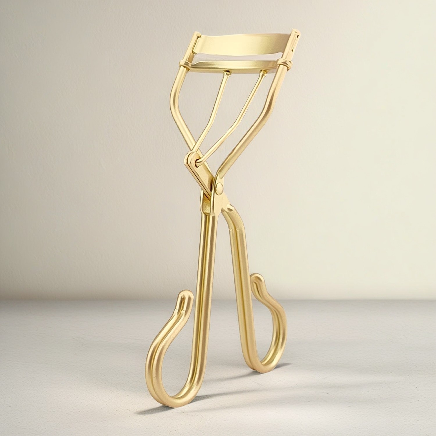 Eyelash Curler: The Ultimate Beauty Tool for Luxurious Lashes