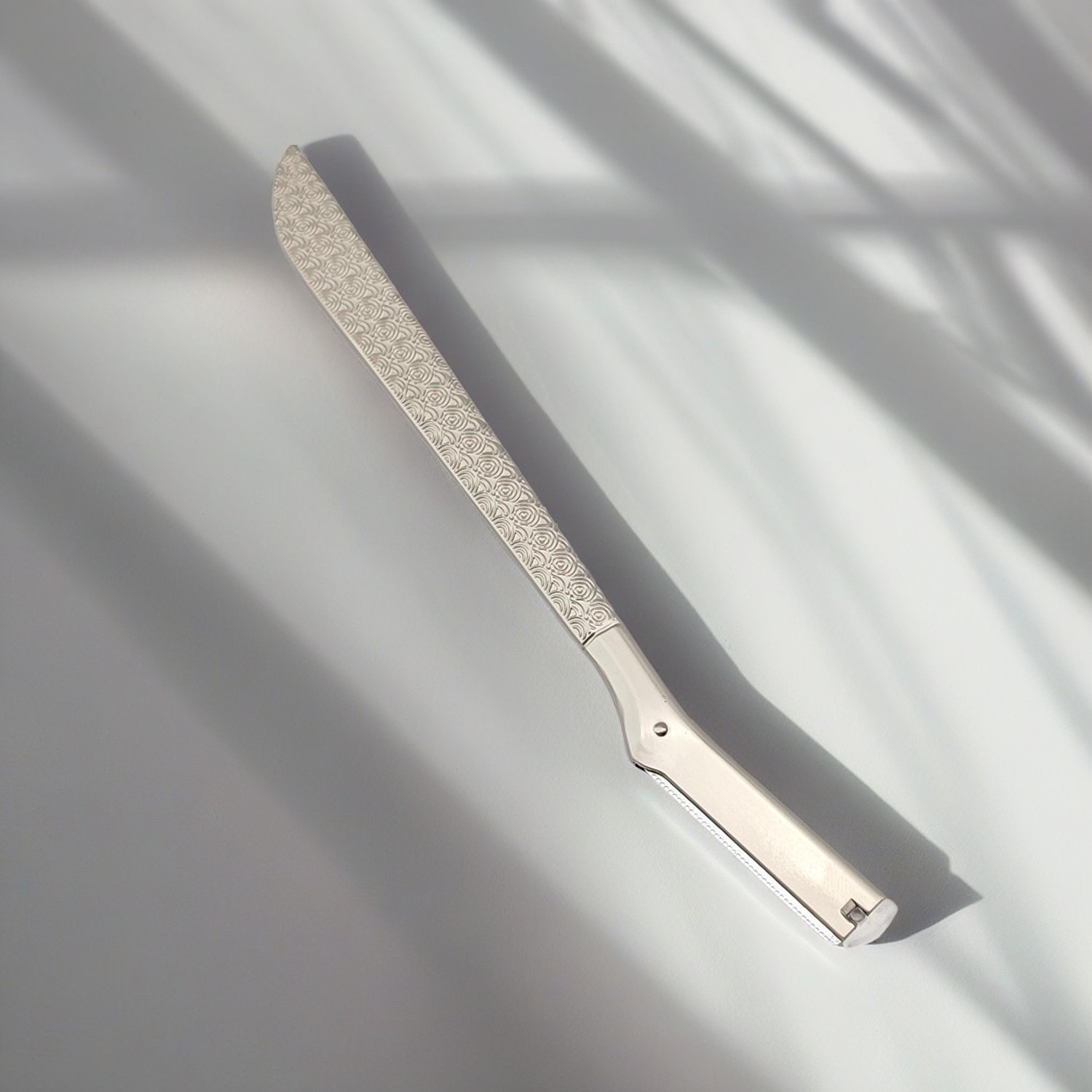 Elevate Your Brow Game with Olimors Eyebrow Razors