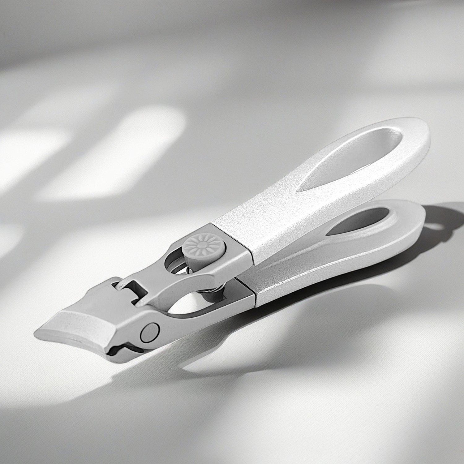 Nail Clippers for Thick Nails: Precision and Comfort