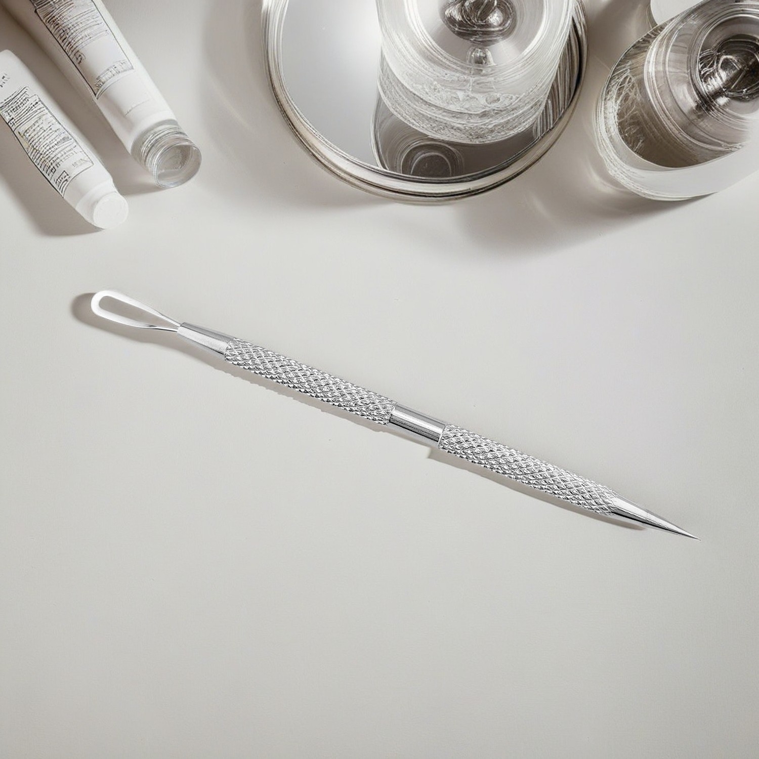 Blackhead Extractor: Elegance and Efficiency in Skincare