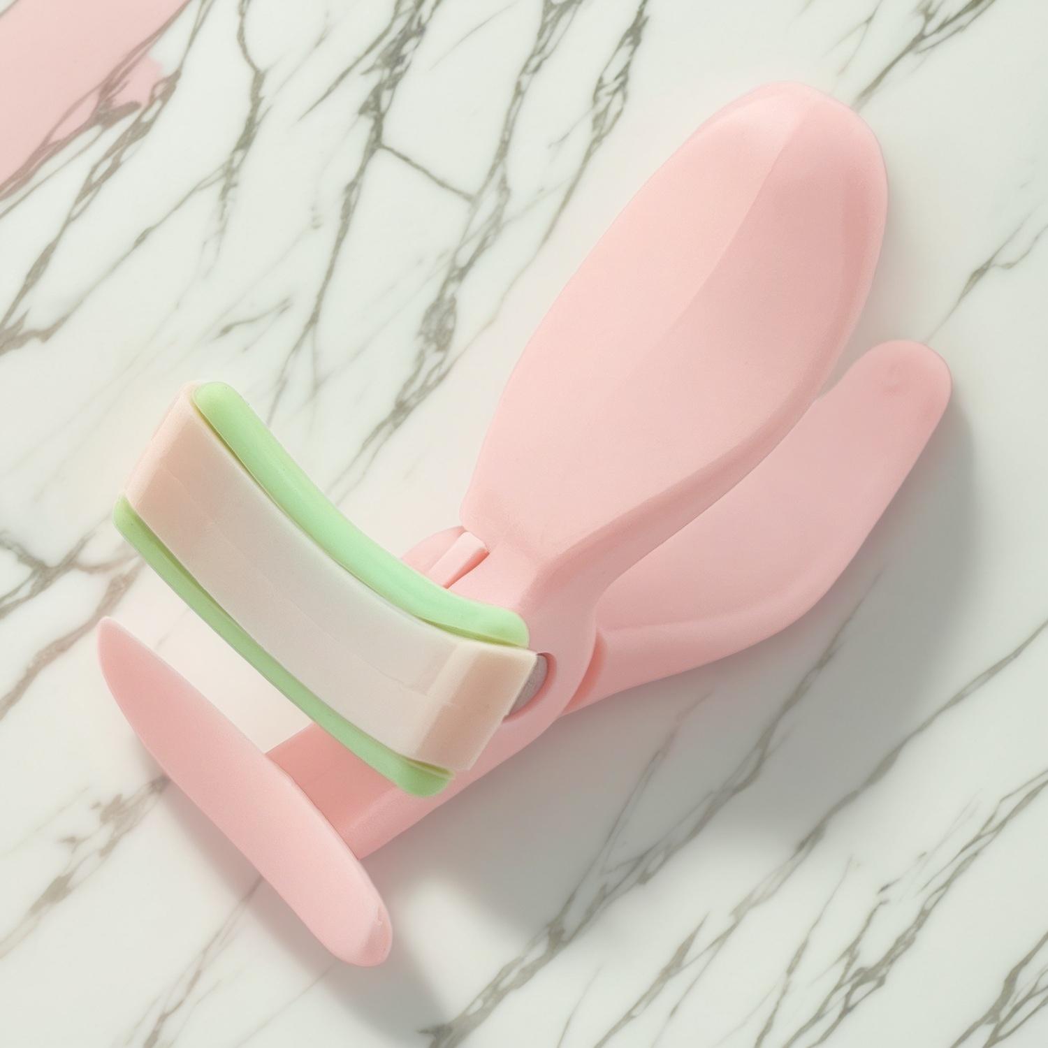 How Salons Choose Wholesale Eyelash Curlers