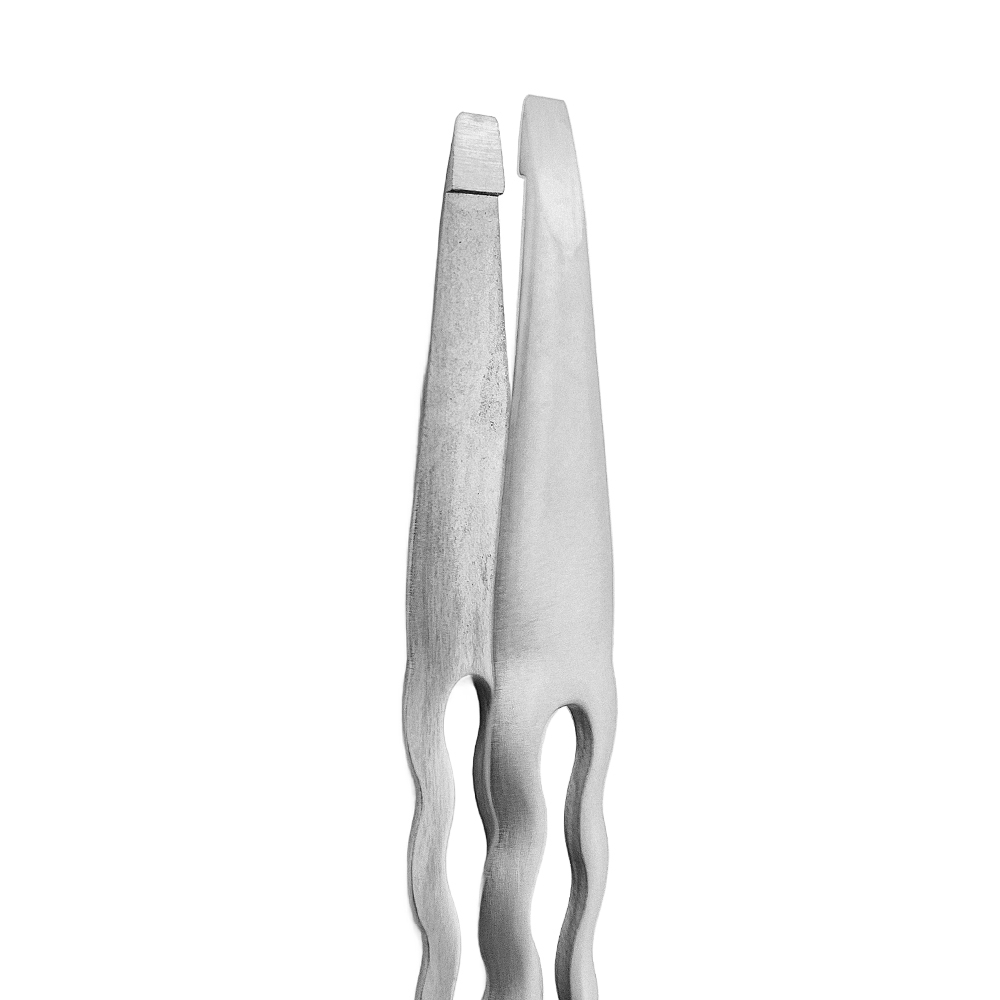 Precision with Stainless Steel Tweezers: Ultimate Grooming Tools